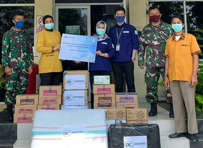 Bantuan APD untuk Masa Pandemi Askrindo Syariah menyalurkan APD kepada Rumah Sakit Rujukan Covid-19 yaitu Rumah Sakit Angkatan Laut (RSAL) Dr. Mintohardjo dan Rumah Sakit Umum Daerah (RSUD) Tarakan.