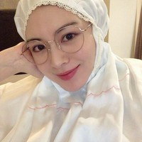 Ayana Jihye Moon merupakan hijabers asal Korea Selatan yang menjadi mualaf saat duduk di bangku SMA. Hijabers kelahiran 28 Desember 1995 itu mengaku sejak masih kecil memang sudah tertarik dengan agama Islam. Foto: Dok. Instagram @xolovelyayana