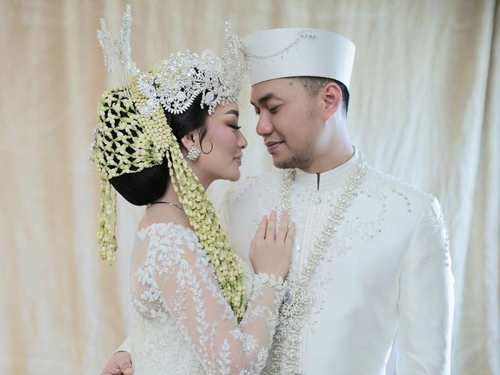 Zaskia Gotik dan Sirajuddin Zaskia Gotik dan Sirajuddin