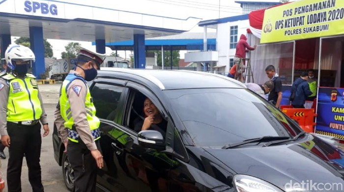 Polisi Sukabumi Halau Pemudik