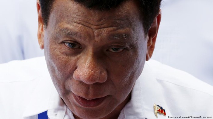 Duterte Ancam Habisi Pemberontak Komunis Lewat Darurat Militer