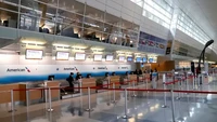 Bandara Internasional Dallas Fort Worth di Dallas, Amerika Serikat kosong melompong.