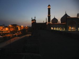 Potret Sunyi Sepi Masjid Terbesar di India Saat Ramadhan