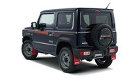 Suzuki Jepang membuat sebuah modifikasi digital Jimny memakai grafis ala mobil klasik, yang diharapkan bisa menjadi inspirasi bagi pemilik Jimny yang ingin melakukan ubahan kecil-kecilan di bagian desain eksterior.Foto: Suzuki