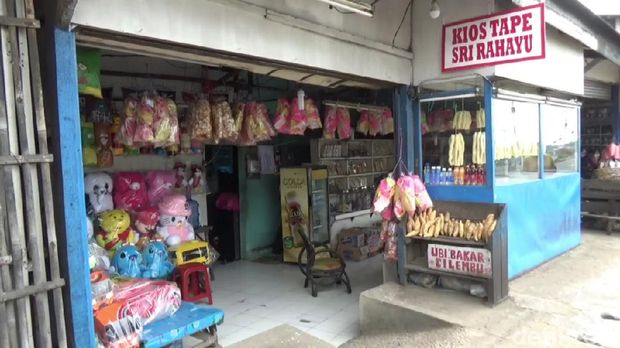 Pedagang Oleh-oleh di Pantura