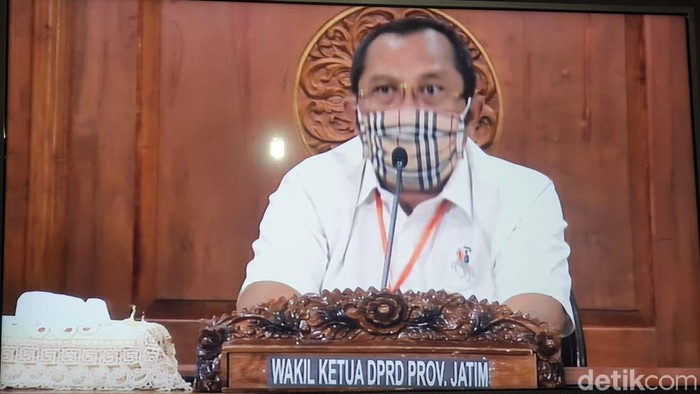Wakil Ketua DPRD Jatim Sahat Tua Simanjuntak
