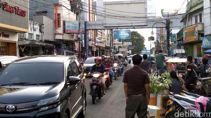 Suasana Jalan Ahmad Yani, Garut