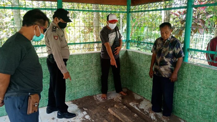 makam bupati ngawi ketiga dirusak
