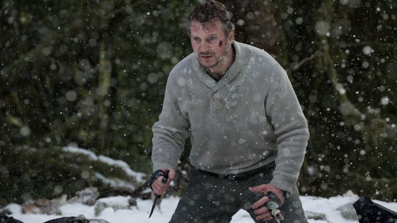 Liam Neeson dalam adegan di film 'The Grey'