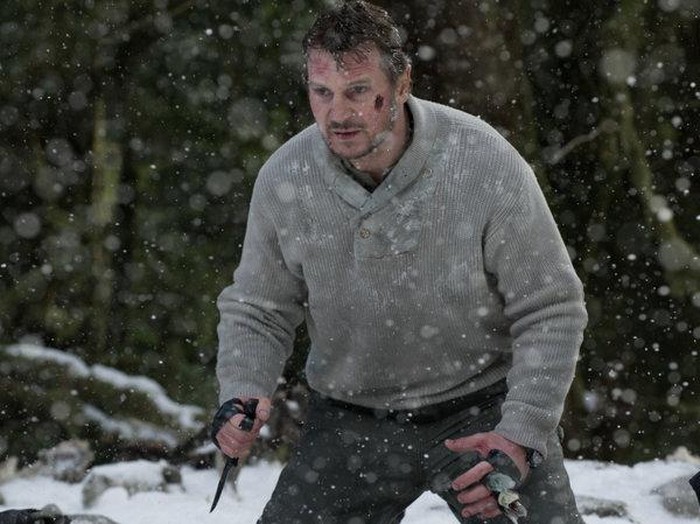 Liam Neeson dalam adegan di film The Grey