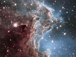 15 Foto Antariksa Ikonik yang Ditangkap Teleskop Hubble