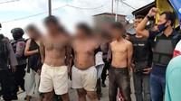 Lima orang yang diamankan tak ditemukan barang bukti padanya. Karena mereka berposisi sebagai mata-mata. Polisi mengatakan mata-mata para bandar dibekali handy talkie (HT) dan drone (dok. Istimewa)