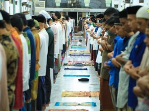 Masyarakat Aceh Tetap Salat Tawareh di Masjid