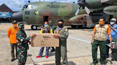 TNI Distribusikan APD ke Berbagai Daerah di Indonesia