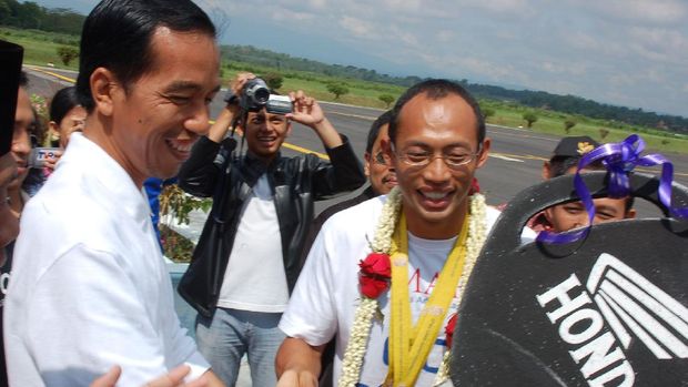 Suryo Agung Wibowo saat disambut Wali Kota Solo Joko Widodo pada 2007.