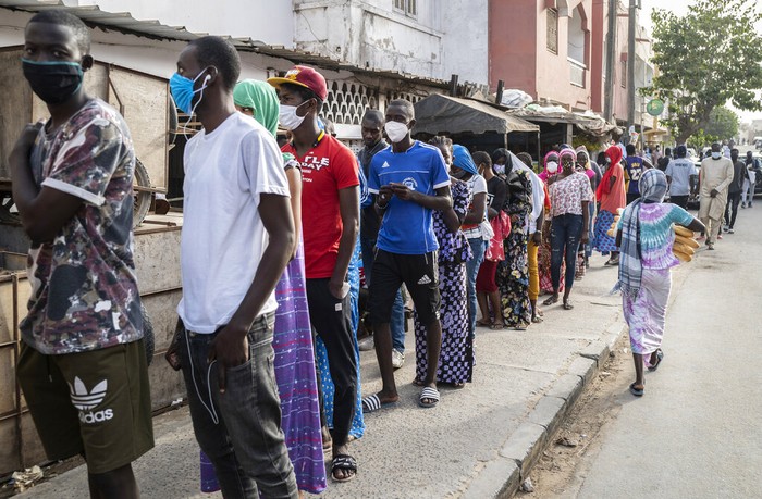 Potret Keseharian Umat Muslim Senegal Berpuasa di Kala Wabah Corona Bulan suci Ramadhan selalu dinanti oleh umat Islam di seluruh dunia. Umat Muslim di Senegal pun suka cita sambut bulan suci Ramadhan di tengah pandemi Corona.
