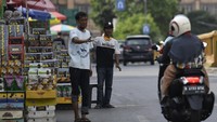 Keuntungan pedagang menurun hingga 80 persen selama masa pandemi COVID-19.  