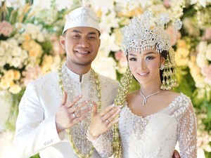 Akhirnya Zaskia Gotik Bertemu Ibu Mertua di Balikpapan