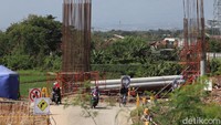 Mengenai target baru proyek yang dikerjasamakan dengan China ini Luhut menjelaskan belum tahu, dia mengatakan pihaknya masih melakukan evaluasi. Yang jelas menurutnya, kalau kondisi Indonesia cepat pulih dari Corona maka proyek juga akan lebih cepat selesai.