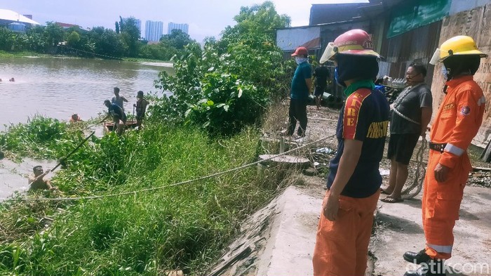 hilang tenggelam di sungai brantas