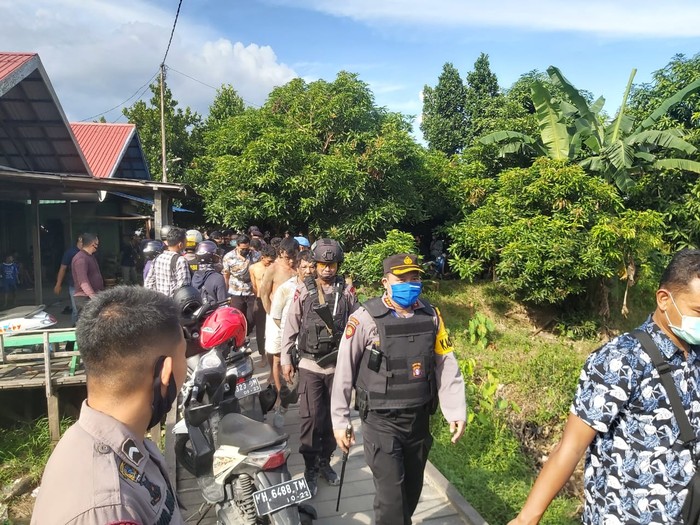 Polresta Palangka Raya gerebek kampung narkoba di daerah Puntun, Pahandut, yang punya sistem keamanan ala markas bandar narkoba Kolombia