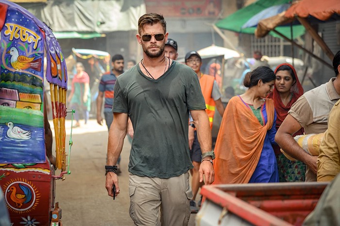 Chris Hemsworth dalam Extraction