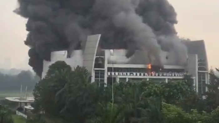 Video Gereja Christ Cathedral di Serpong Terbakar!