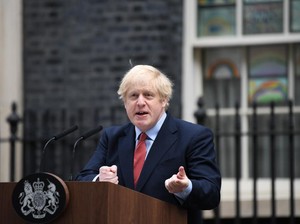 Sebulan Usai Terinfeksi Corona, PM Inggris Muncul ke Publik
