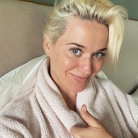 Kalau ini adalah penyanyi Katy Perry yang memperlihatkan wajah tanpa makeupnya seraya menyerukan pada para followers-nya di Instagram untuk #dirumahaja. Foto: Dok. Instagram