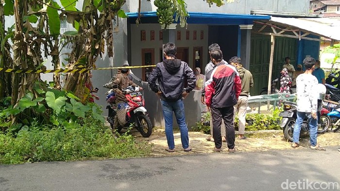 Rumah kontrakan korban yang dibunuh menantunya di Pemalang, Senin (27/4/2020).