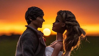 Foto: Kocaknya Pemotretan Pernikahan Barbie yang Tampak Nyata