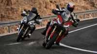 BMW S 1000 XR dibanderol Rp 719 juta off the road Jakarta. Pilihan warnanya ada dua, racing red dan ice grey.Foto: BMW Motorrad