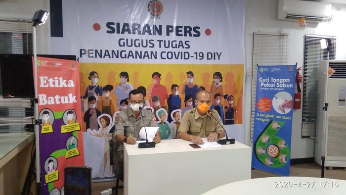 Gugus Tugas Percepatan Penanganan COVID-19 DIY memberikan keterangan, Senin (27/4/2020).