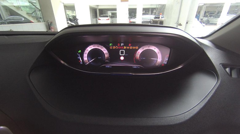 Layar informasi speedometer mobil Layar informasi speedometer mobil