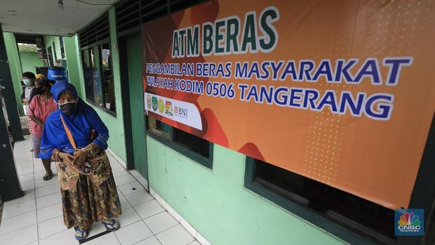 ATM Beras Gratis Untuk Warga Tedampak Covid-19. (CNBC Indonesia/Andrean Kristianto)