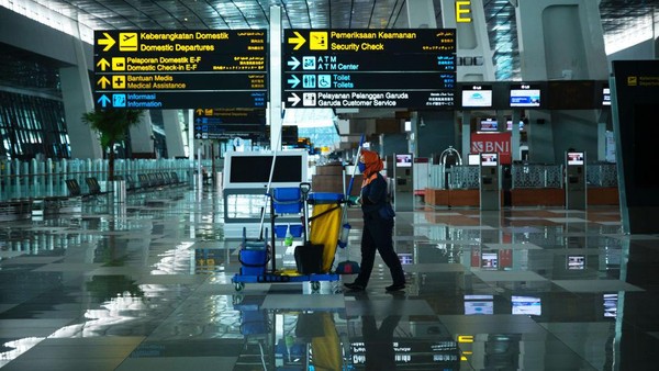 Potret Bandara, Stasiun dan Terminal yang Sepi Imbas Larangan Mudik