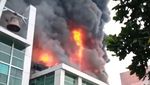 Penampakan Kobaran Api yang Melalap Gereja Christ Cathedral Serpong