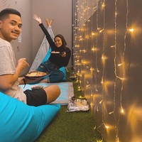 Awkarin diketahui tengah berpacaran dengan Sabian Tama, yang merupakan putra sulung Menteri Pariwisata dan Ekonomi Kreatif, Wisnuutama. Hubungan percintaan mereka pun kerap jadi sorotan. Foto: Instagram @awkarin