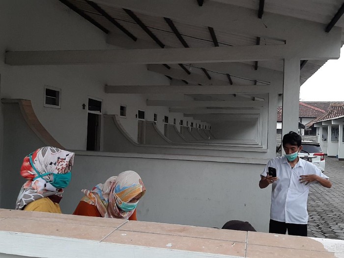 Seorang santri Temboro, Magetan yang pulang ke Kabupaten Probolinggo sudah dirawat di RSUD Tongas. Sebelumnya ia dianggap kabur usai menjalani dua kali rapid test dan hasilnya reaktif.