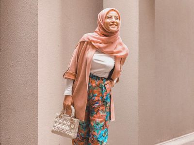 Bikin Pangling, Gaya OOTD Awkarin yang Berhijab Selama 30 Hari Ramadhan