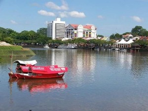 Kuching Waterfront yang Tak Lekang oleh Zaman