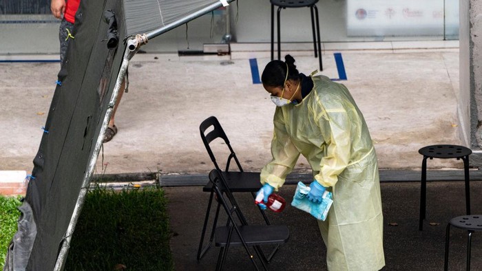 Tertinggi di ASEAN, Corona di Singapura Lampaui 13 Ribu Kasus Total kasus virus Corona di Singapura telah melampaui 13 ribu kasus. Dengan jumlah tersebut Singapura menjadi negara kasus Corona tertinggi di Asia Tenggara.
