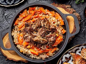 Hotel di Bandung Layani Pesan Antar Nasi Kebuli hingga Rujak Cingur