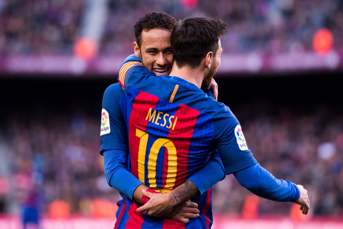 Neymar Begitu Mencintai Messi (Getty Images)