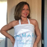 Tantangan yang populer dengan #paperdresschallenge dan #shoppingdresschallenge ini sangat cocok dilakukan untuk mengisi waktumu selama melakukan isolasi di rumah. Berniat ikutan? Foto: Instagram @bblonde006