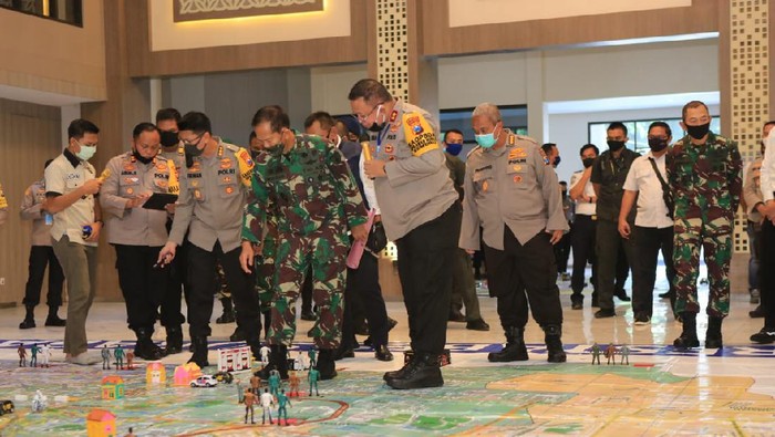 Polda Jatim Gelar Tactical Floor Game