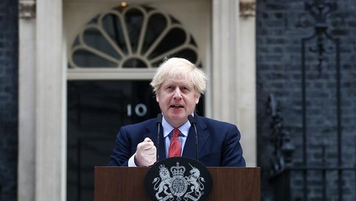 Perdana Menteri (PM) Inggris, Boris Johnson, kembali muncul ke publik setelah nyaris sebulan terinfeksi virus Corona.