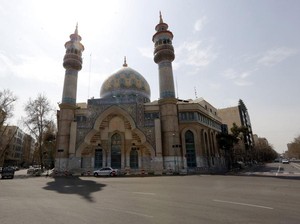 Iran Kembali Membuka Masjid dan Laksanakan Salat Jumat