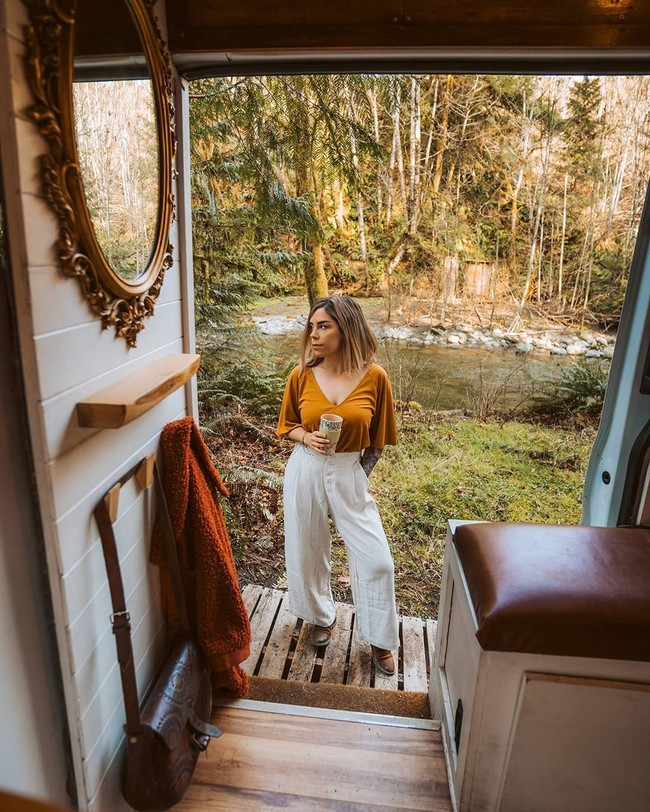 Walau sebelumnya bisa hidup nyaman dan sederhana dengan tenang, semuanya berubah ketika pandemi Corona merebak. Tempat-tempat publik yang ditutup membuatnya jadi sulit mandi. Foto: Instagram @nikkibigger