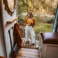 Walau sebelumnya bisa hidup nyaman dan sederhana dengan tenang, semuanya berubah ketika pandemi Corona merebak. Tempat-tempat publik yang ditutup membuatnya jadi sulit mandi. Foto: Instagram @nikkibigger